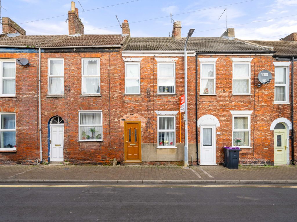 2 bed terraced house for sale in Red Lion Street, Boston PE21, £99,950 Zoopla