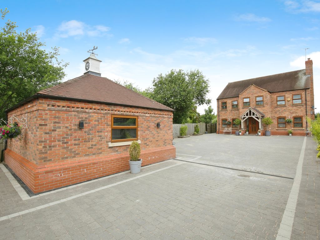 4 bed detached house for sale in Carts Lane, Grendon, Atherstone CV9, £