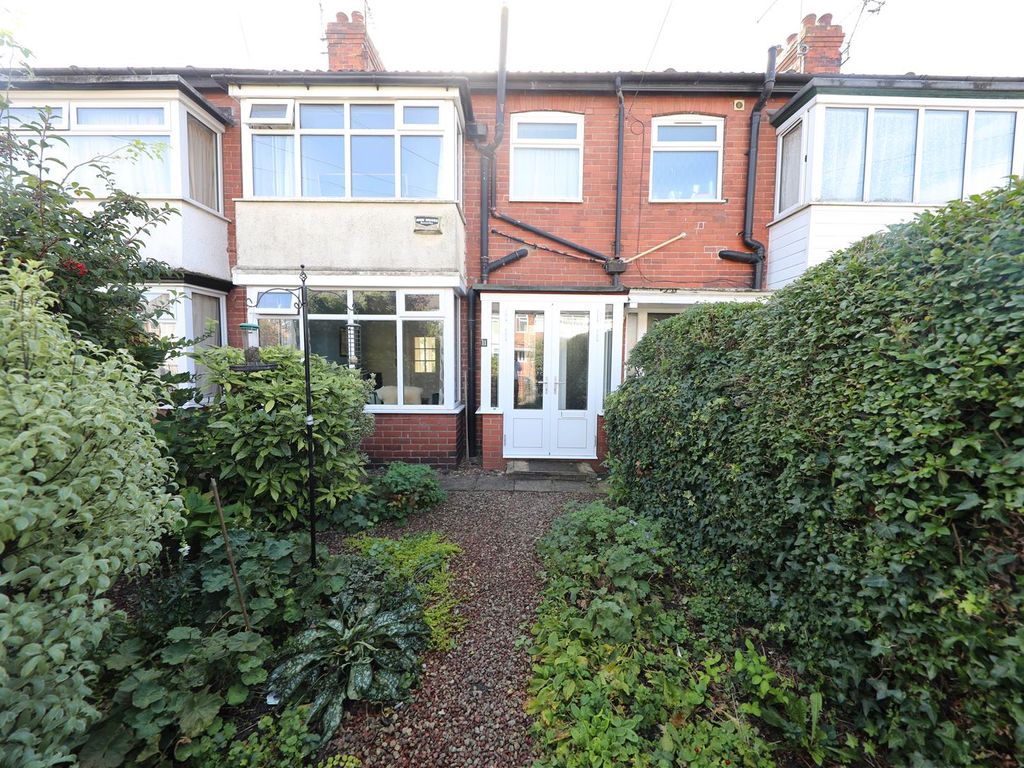 3 bed terraced house for sale in Tennyson Avenue, Hull HU5, £165,000