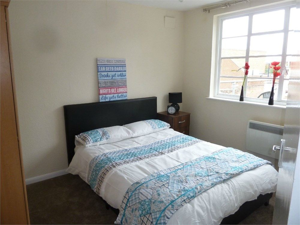 Room to rent in High Street, Leighton Buzzard LU7 Zoopla