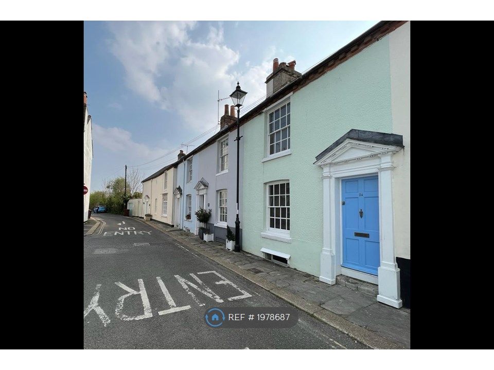 2 bed terraced house to rent in Cavendish Street, Chichester PO19, £