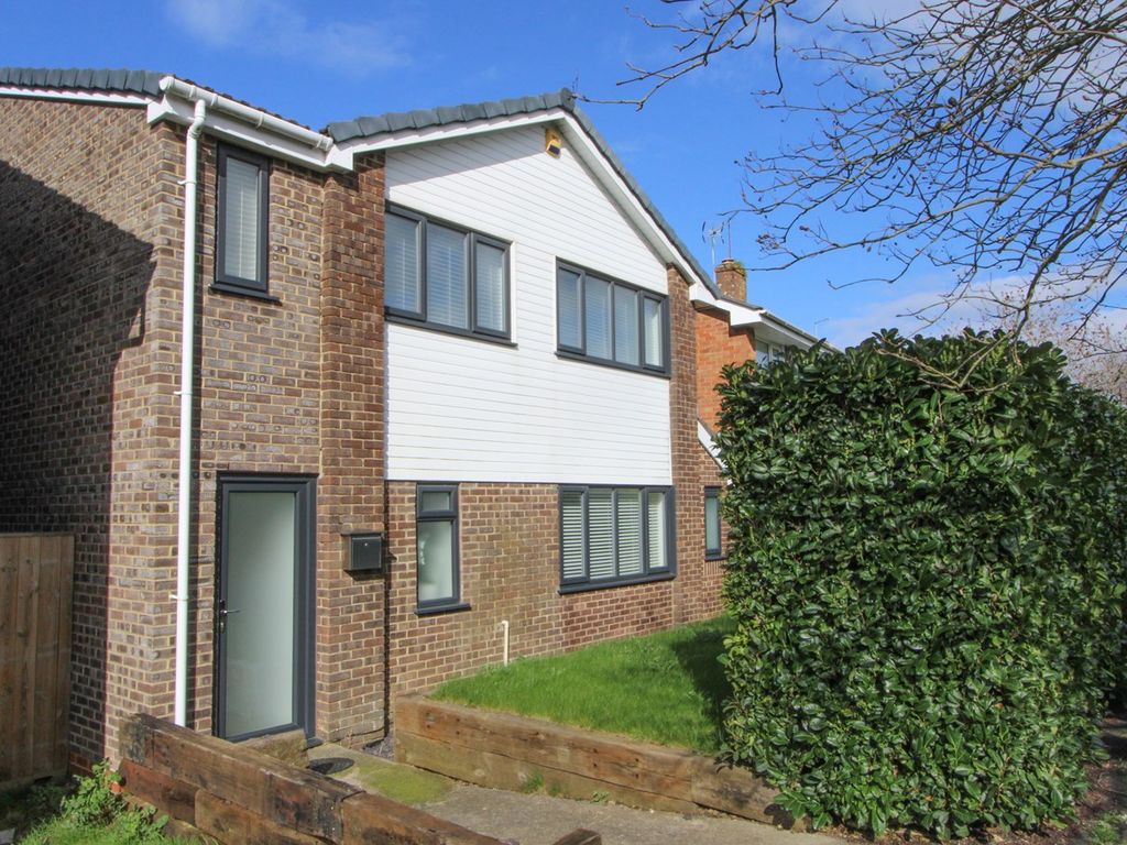 3 bed detached house for sale in Kestrel Close, Chipping Sodbury BS37