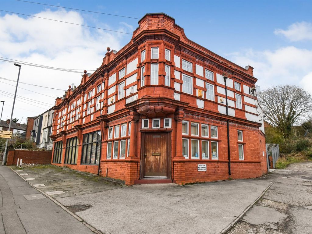 Commercial property to let in Chaddock Lane, Worsley, Manchester M28