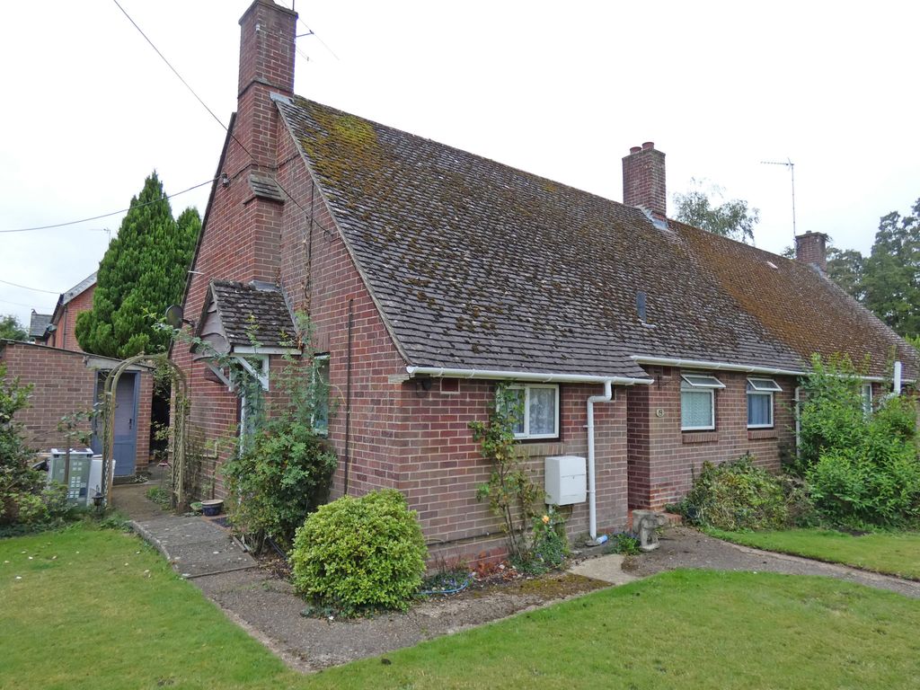 2 bed bungalow to rent in Lower Bartons, Fordingbridge SP6 Zoopla