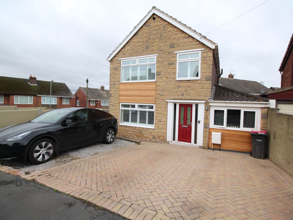 5 bed detached house for sale in Hill View Road, Kimberworth, Rotherham