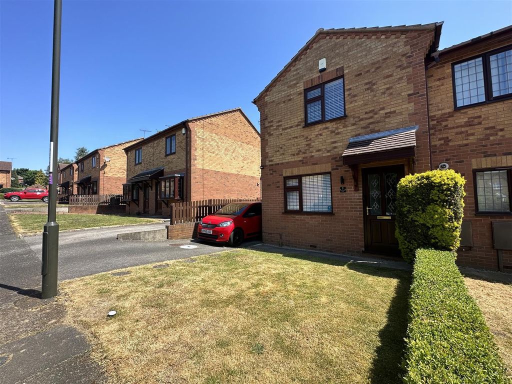 2 bed property to rent in Charnwood Close, Swanwick, Alfreton DE55, £