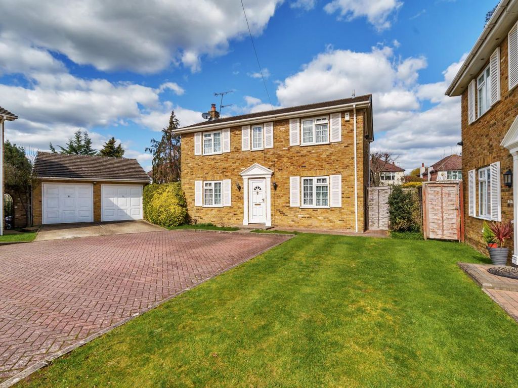 3 bed detached house for sale in Fairmark Drive, Uxbridge UB10, £