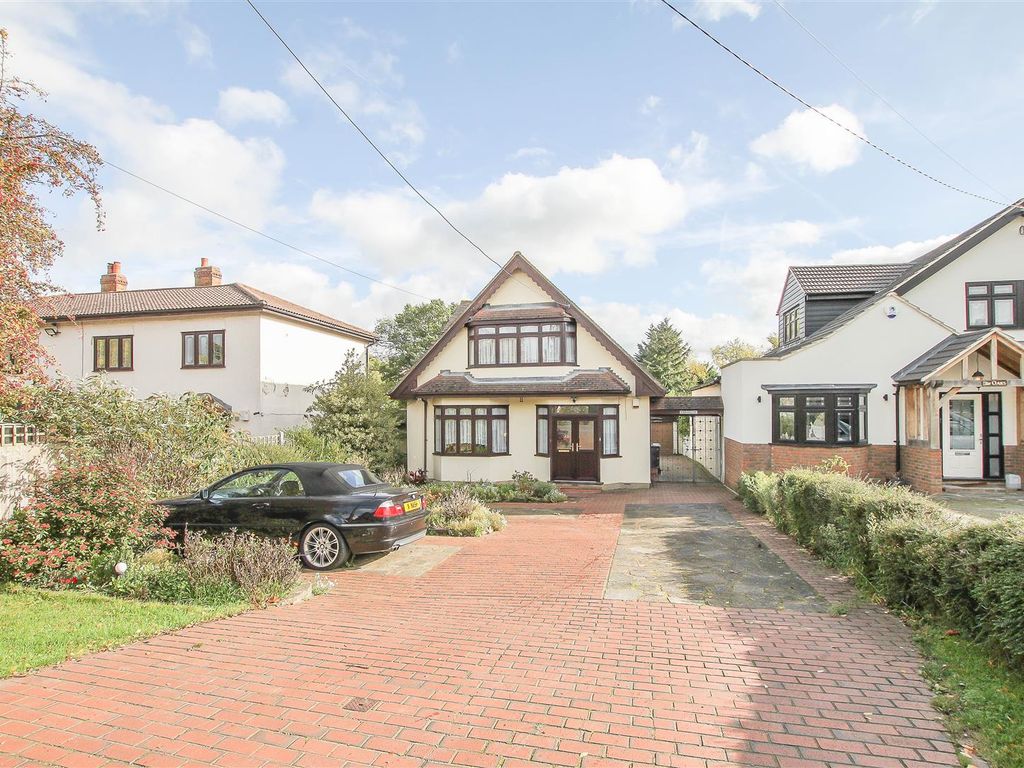 3 bed detached bungalow for sale in Tysea Hill, Stapleford Abbotts