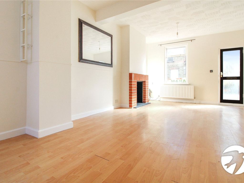 2 bed end terrace house to rent in Factory Road, Northfleet, Gravesend