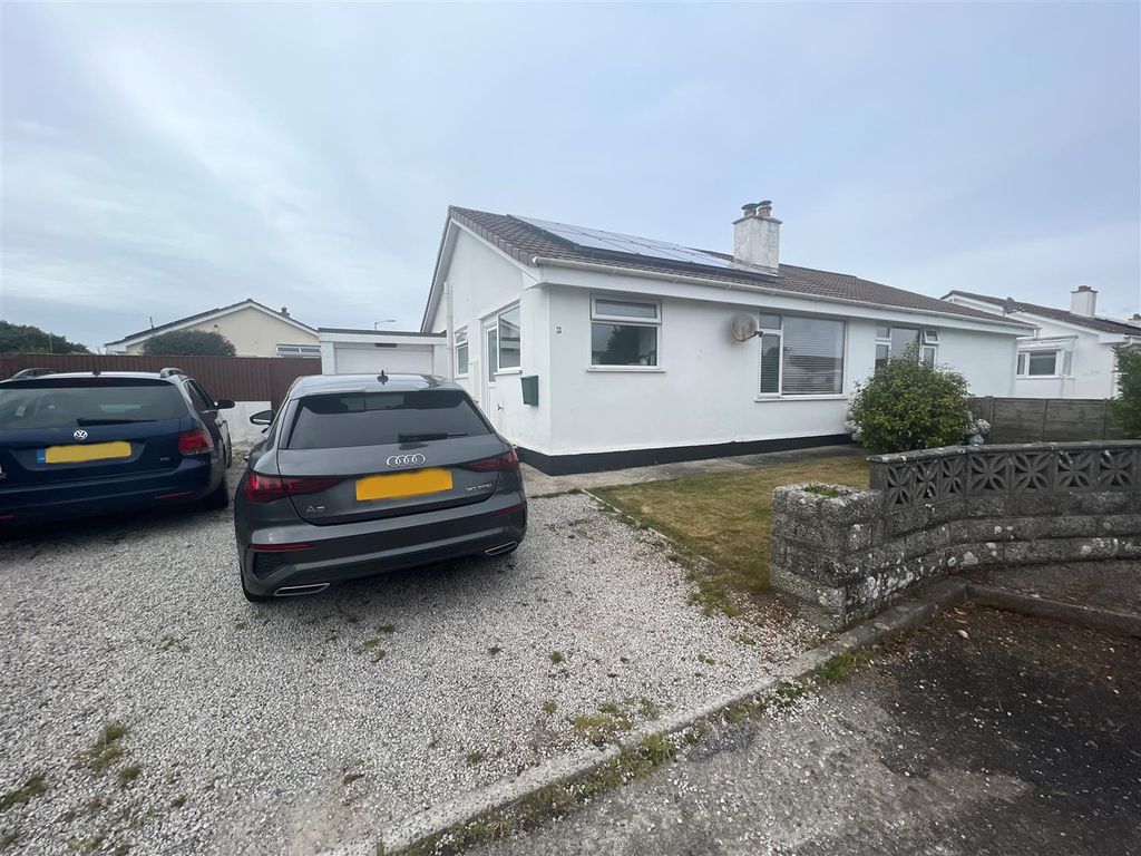 2 bed semidetached bungalow to rent in Chyrose Road, St. Day, Redruth