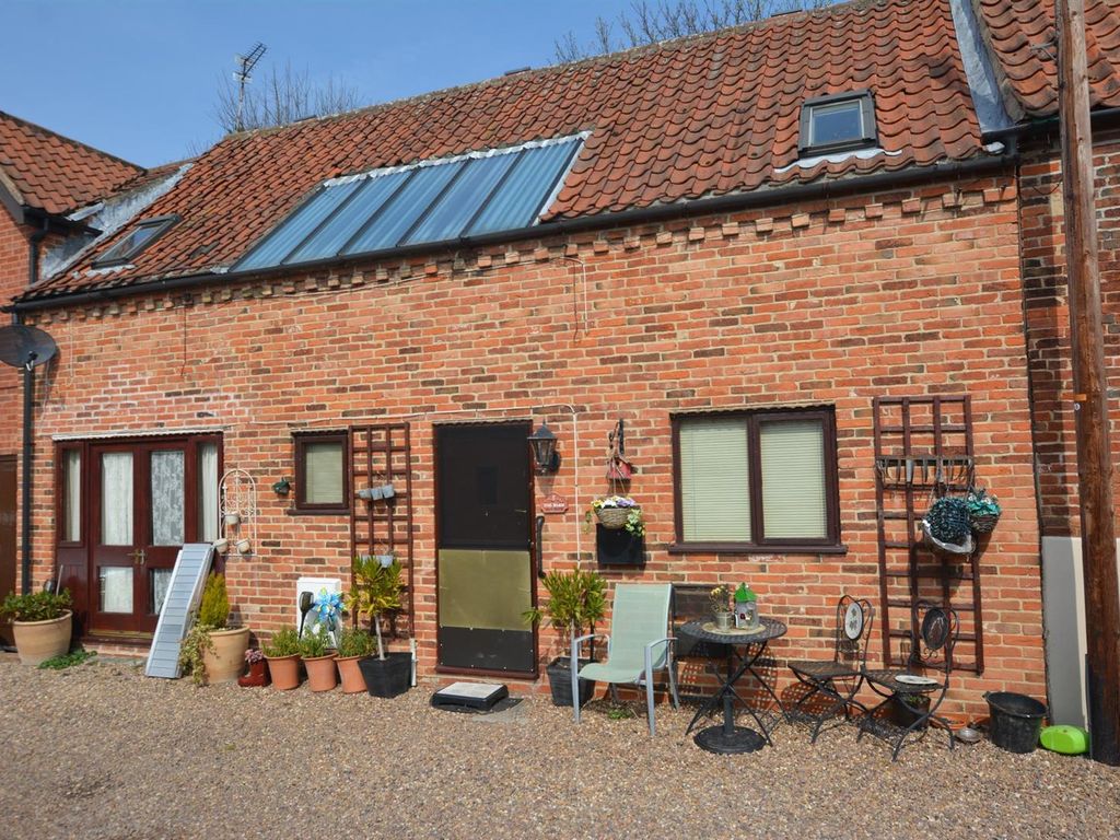 2 bed barn conversion for sale in Main Street, Fiskerton, Southwell