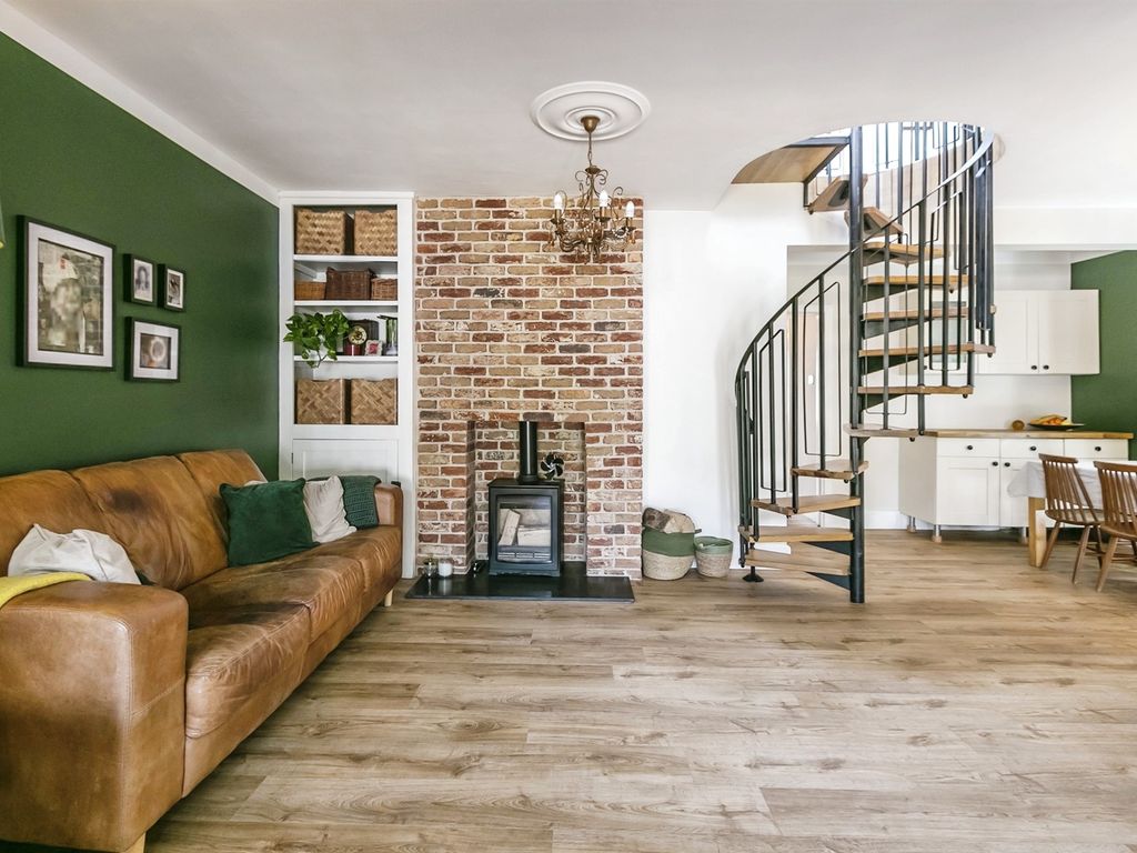 5 bed detached house for sale in Middle Road, Poole BH15, £475,000 Zoopla