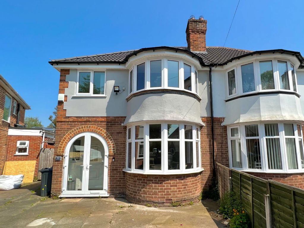 3 bed semidetached house for sale in Nayland Croft, Hall Green