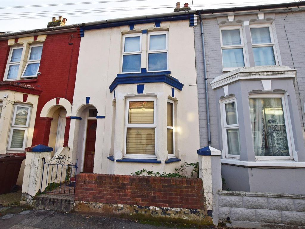 Livingstone Road, Gillingham ME7  