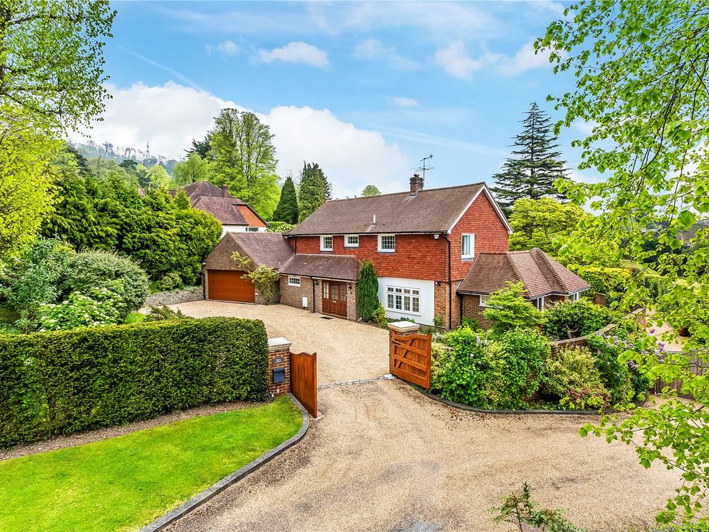 4 bed detached house for sale in Beech Road, Reigate, Surrey RH2, £