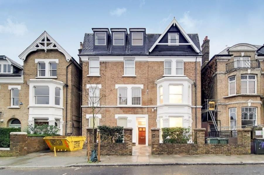 3 bed flat to rent in Cleve Road, South Hampstead NW6, £4,117 pcm Zoopla