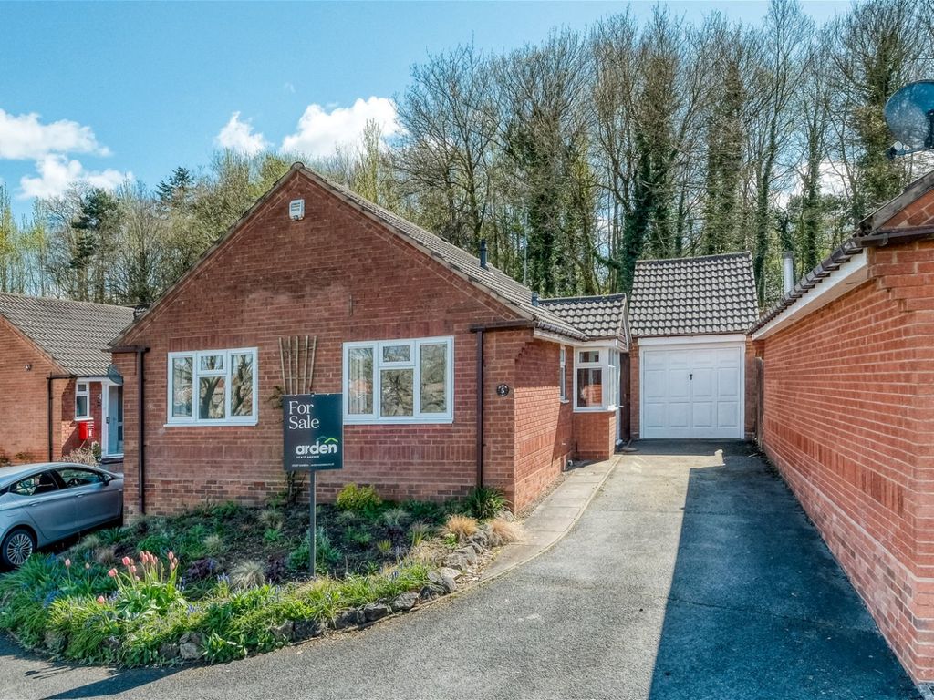 2 bed bungalow for sale in Valley Close, Callow Hill, Redditch B97, £