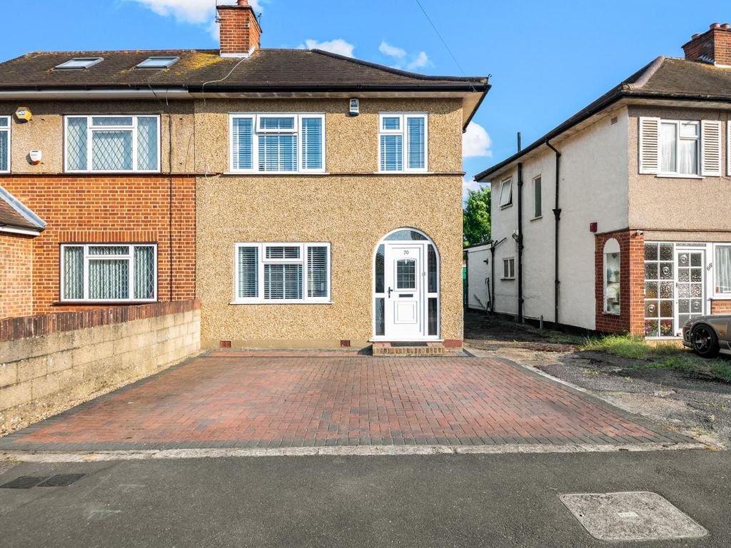 3 bed property for sale in Goshawk Gardens, Hayes UB4, £575,000 Zoopla