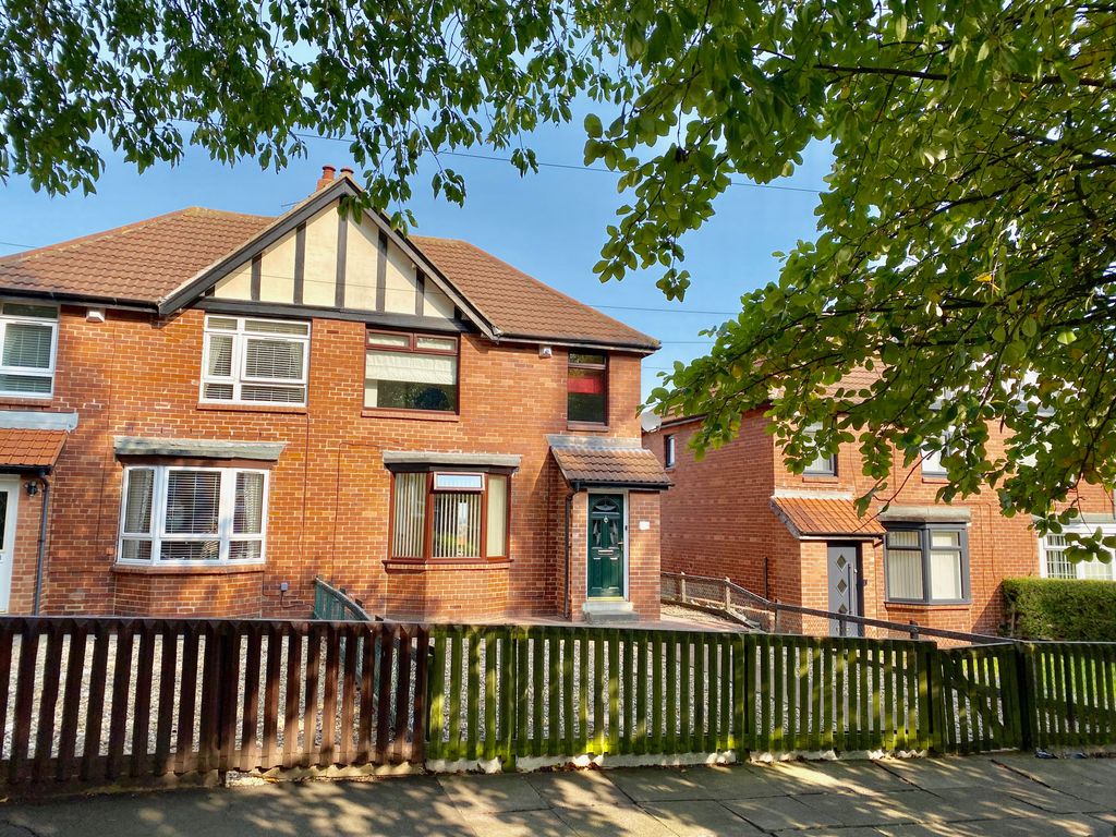 3 bed semidetached house to rent in The Drive, Felling, Gateshead NE10
