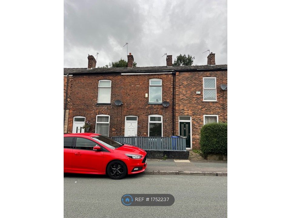 2 bed terraced house to rent in Street, Hyde SK14, £900 pcm