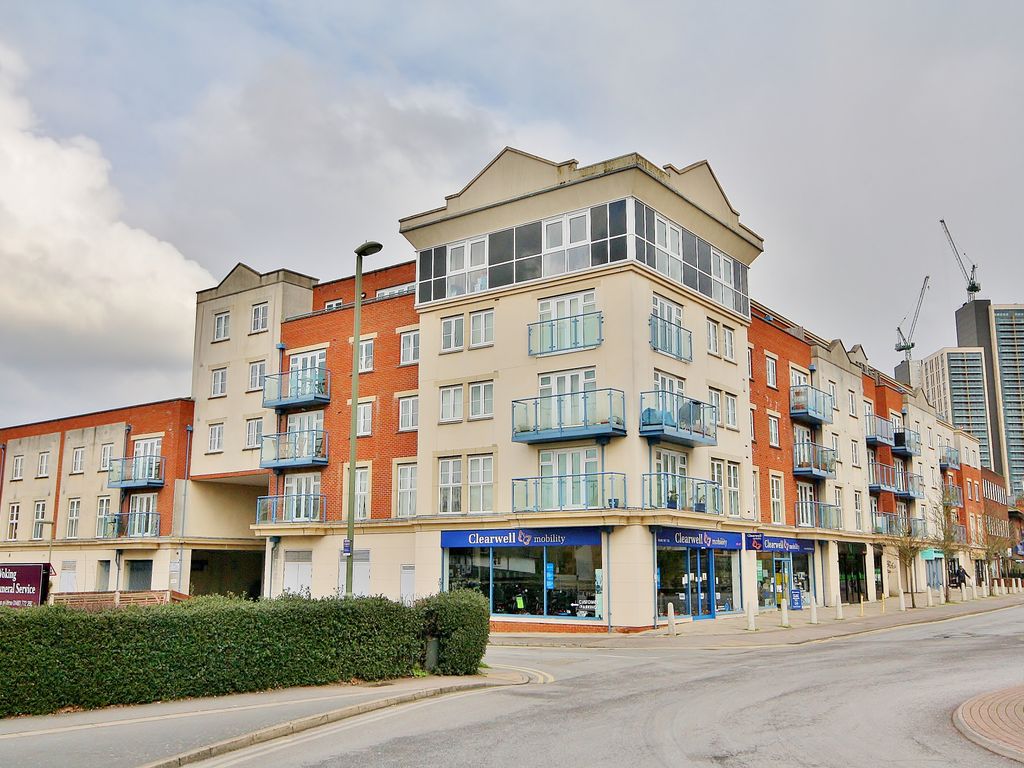 Goldsworth Road, Woking, Surrey GU21