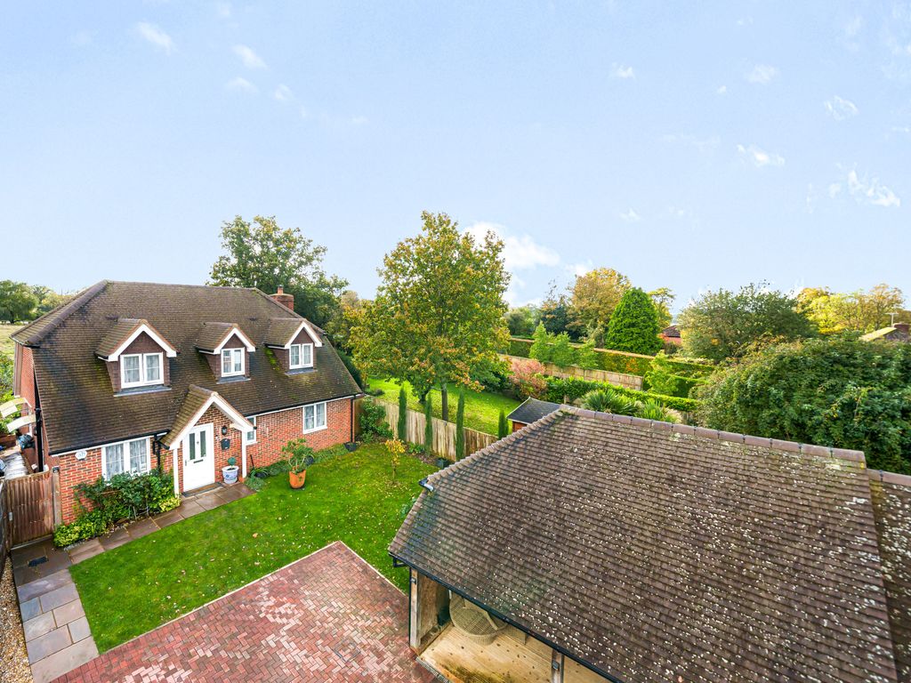 4 bed detached house for sale in Winchester Road, Ropley SO24, £750,000