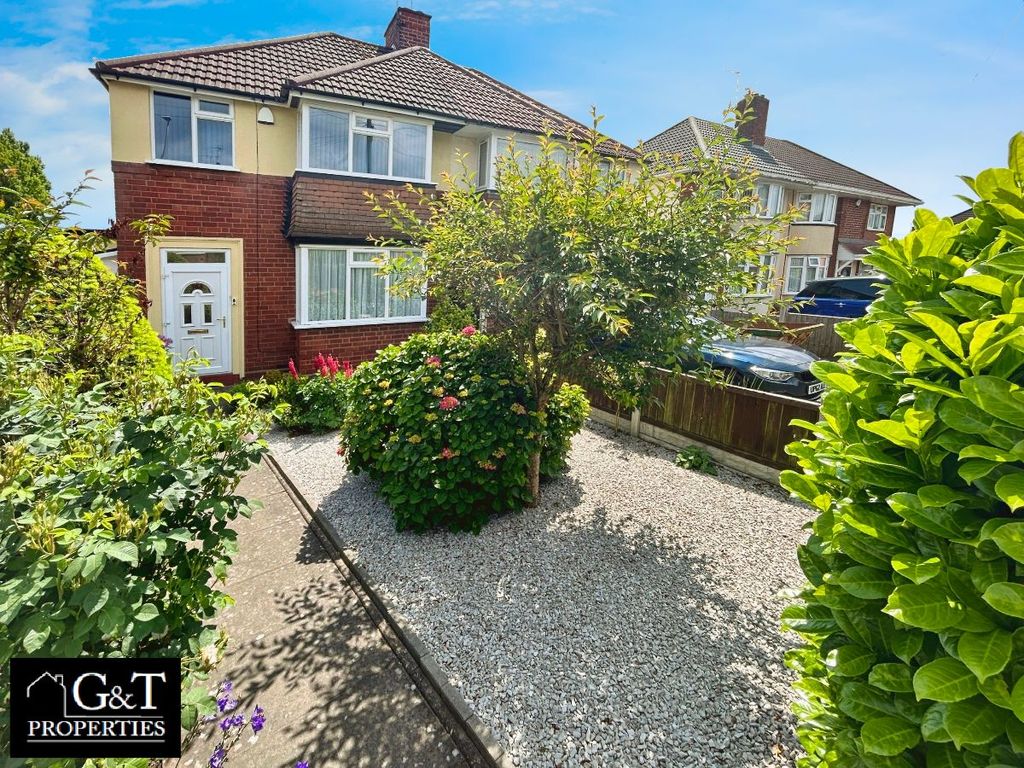 3 bed semidetached house for sale in Oldbury Road, Rowley Regis B65, £