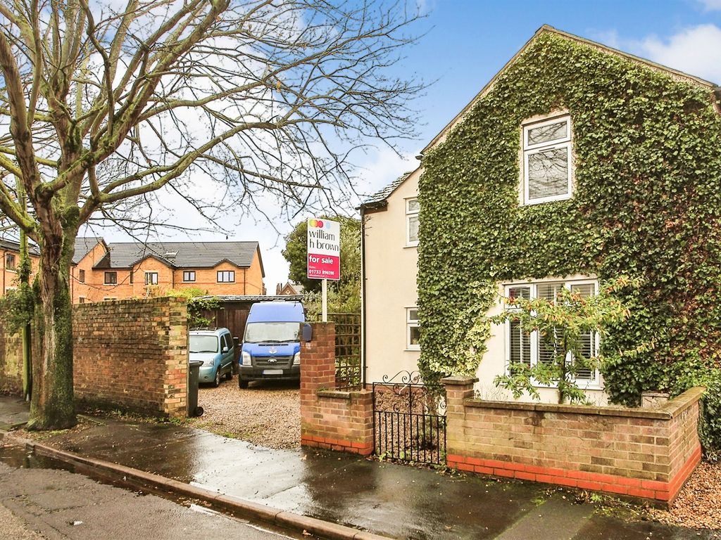 3 bed detached house for sale in Elm Street, Peterborough PE2, £325,000