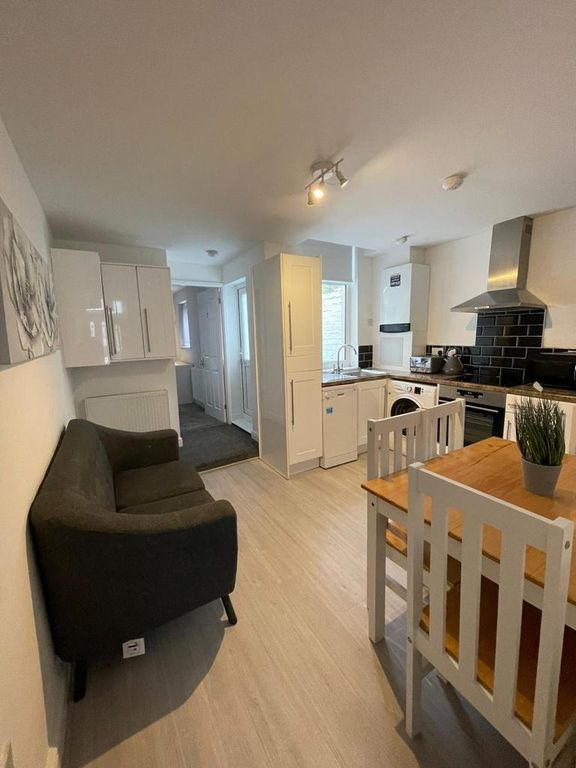 4 bed property for sale in Bow Street, Middlesbrough TS1, £150,000 Zoopla