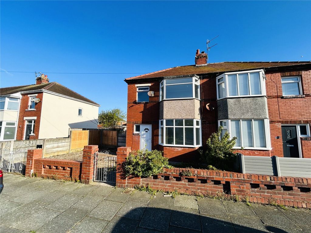 3 bed semidetached house for sale in Ivy Avenue, Blackpool FY4, £