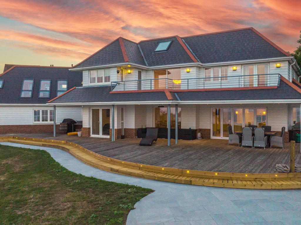 New home, 4 bed detached house for sale in Northcliff Gardens, Shanklin