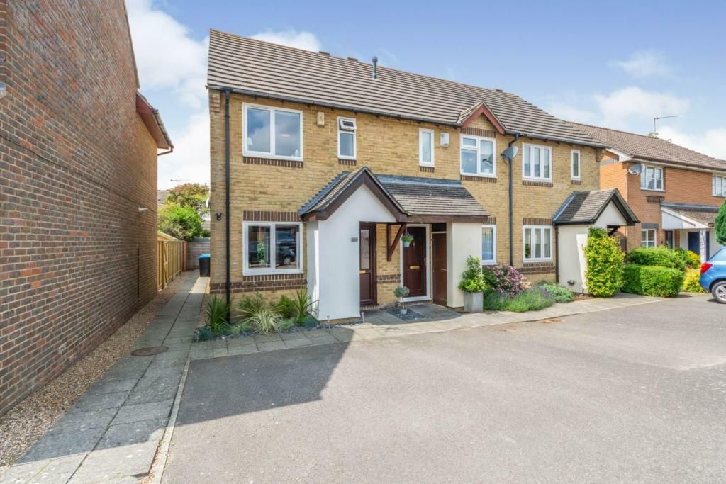 2 bed end terrace house to rent in Montague Drive, Caterham CR3 Zoopla