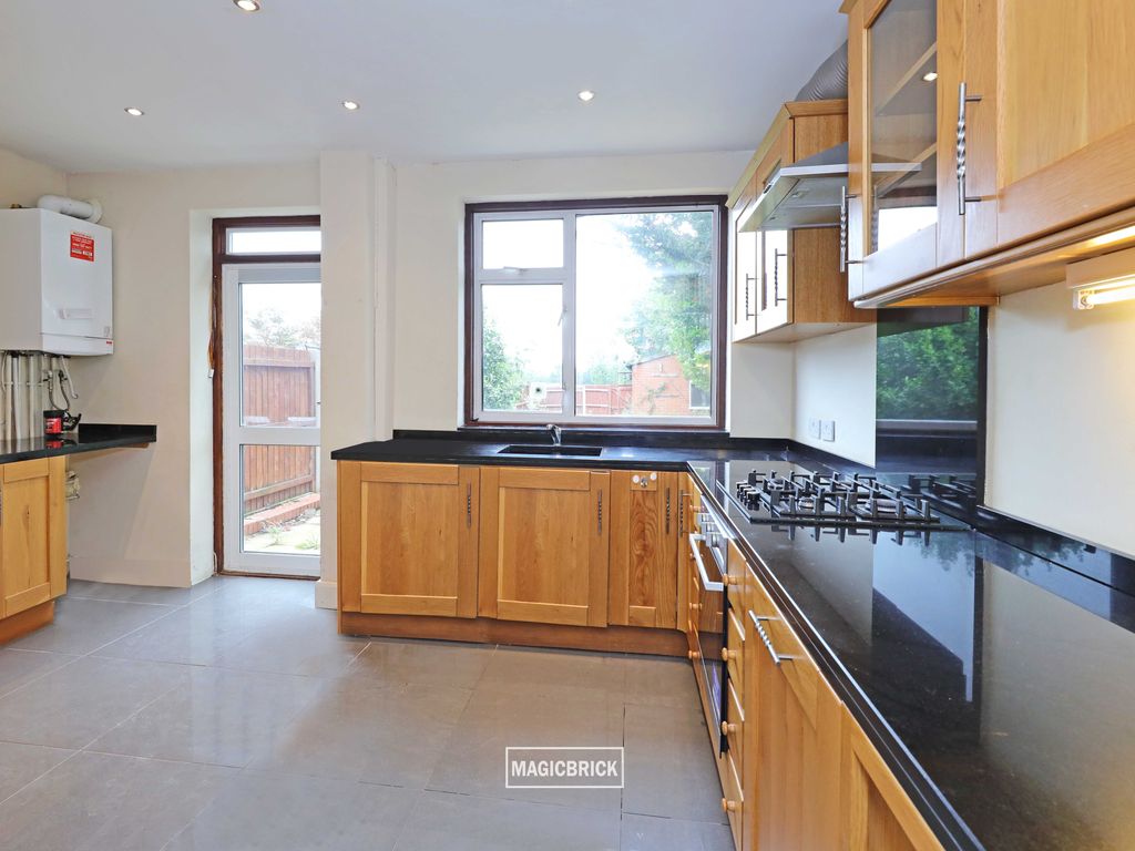 Oaklands Avenue Isleworth TW7  