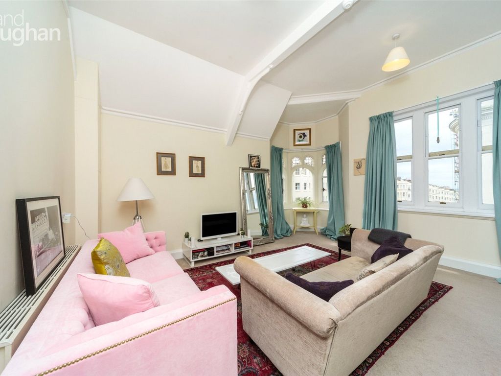 1 bed flat to rent in Pierpoint House, Furze Hill, Hove, East Sussex