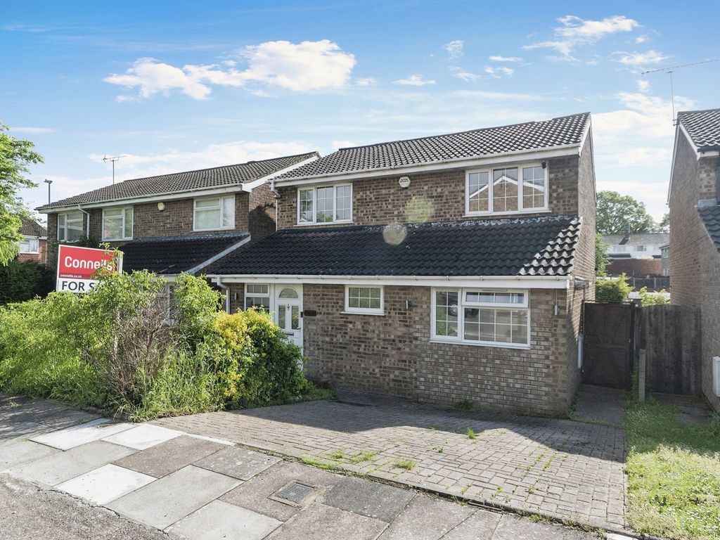 4 bed detached house for sale in Brill Close, Luton LU2 Zoopla