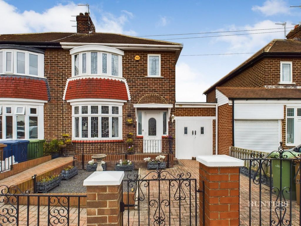 3 bed semidetached house for sale in Dykelands Road, Seaburn