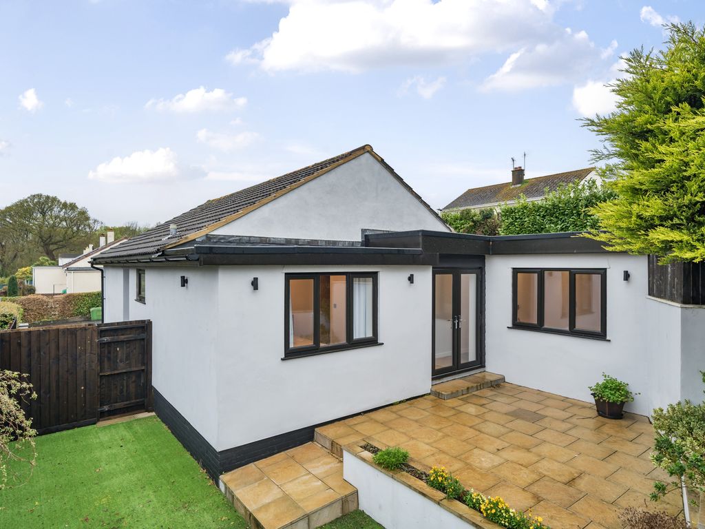 3 bed detached bungalow for sale in Storrs Close, Bovey Tracey, Newton Abbot TQ13, £400,000 Zoopla