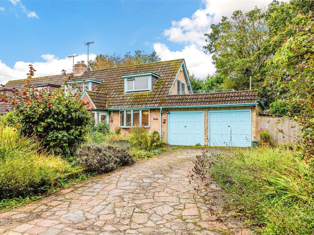 3 bed semidetached house for sale in Lingfield Common Road, Lingfield