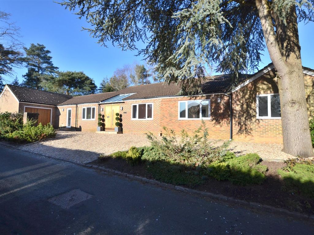 5 bed detached bungalow for sale in Crawley Ridge, Camberley GU15, £975,000 Zoopla
