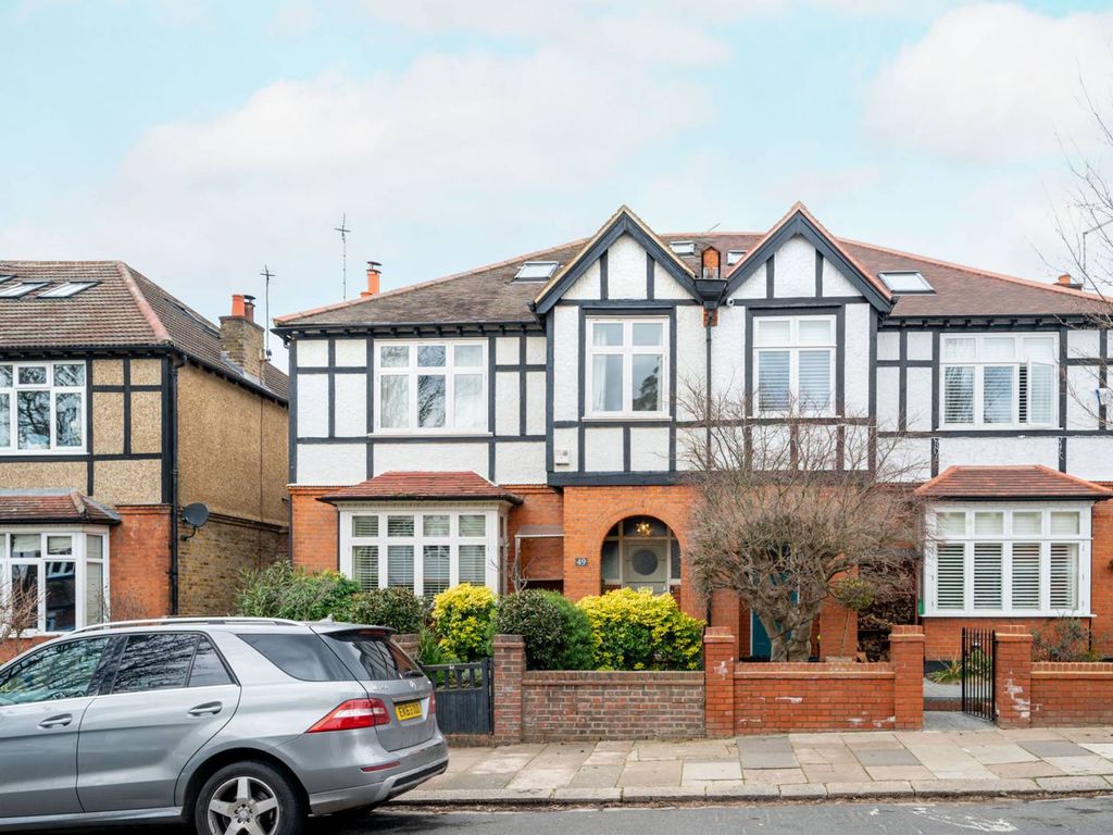 5 bed semidetached house to rent in Manor Court Road, Hanwell, London