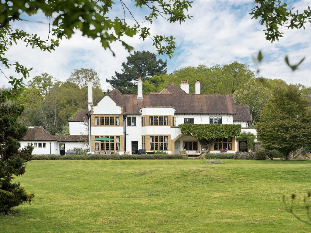 8 bed detached house to rent in Priors Hatch Lane, Hurtmore, Godalming