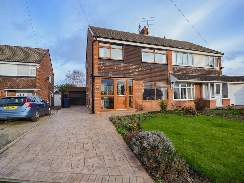 3 bed semidetached house for sale in Wheatlands Drive, MarskeByThe