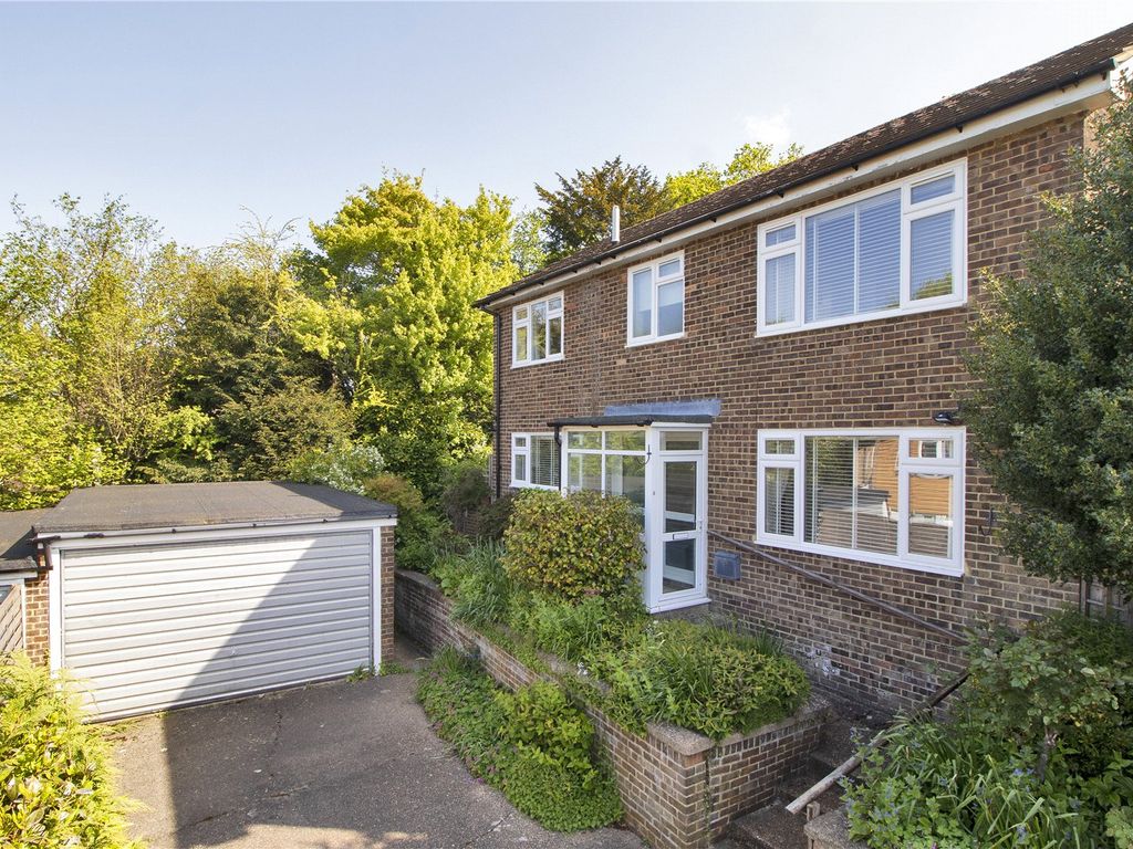 4 bed detached house for sale in Ringwood Avenue, Rushmore Hill, Kent