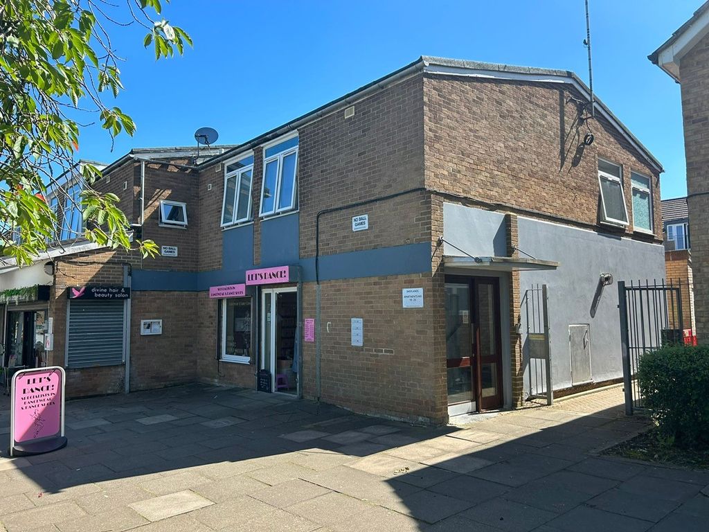 2 bed flat to rent in Shoplands, Welwyn Garden City AL8 Zoopla