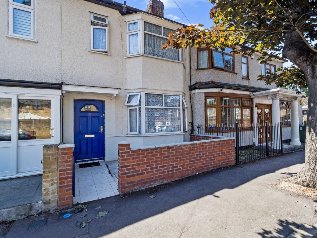 Mortlake Road, London E16  