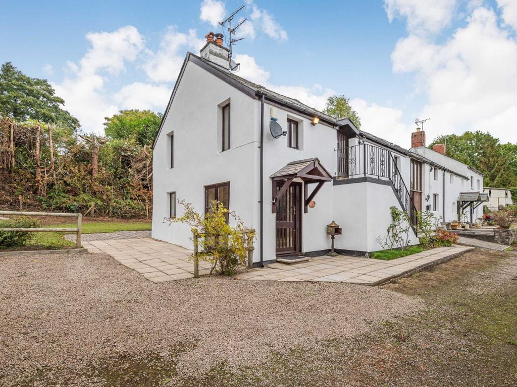 3 bed end terrace house for sale in Well Lane, Chepstow, Monmouthshire