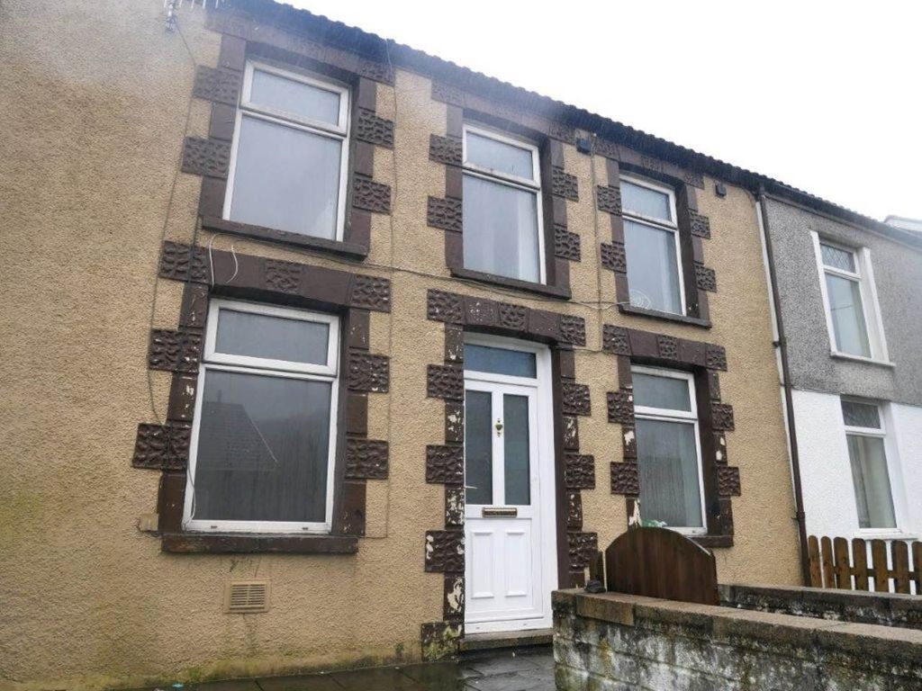 2 bed property to rent in Cornwall Road, Williamstown, Tonypandy CF40, £750 pcm Zoopla