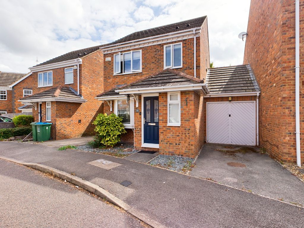 Avocet Way, Watermead, Aylesbury HP19  