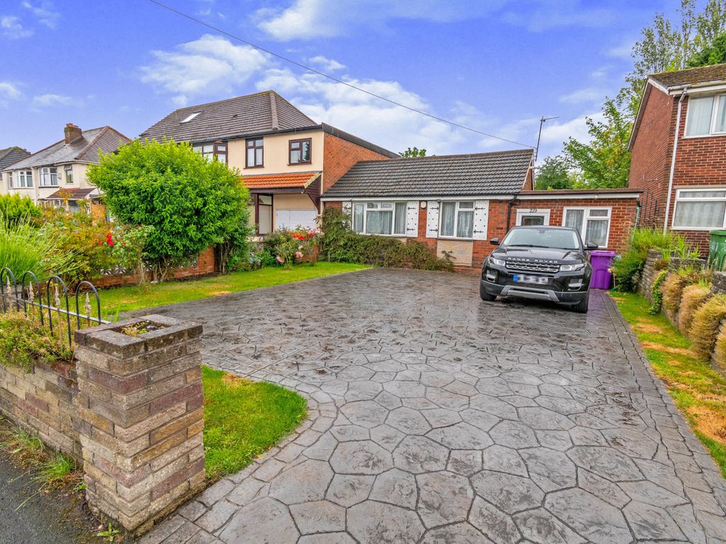 5 bed bungalow for sale in Wolverhampton Road East, Wolverhampton, West