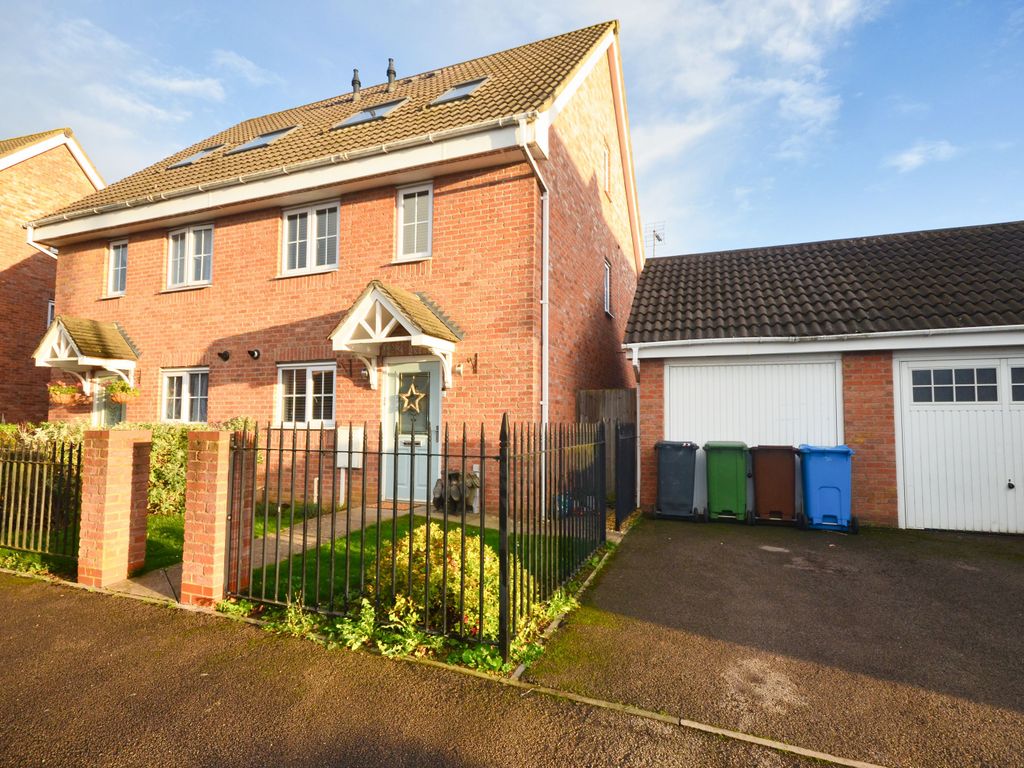 3 bed semidetached house for sale in Rochester Road, Corby NN18, £